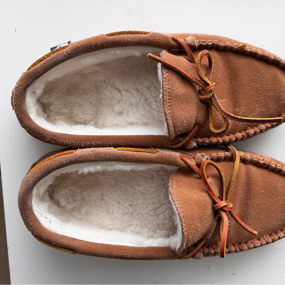 Vineyard vines slippers